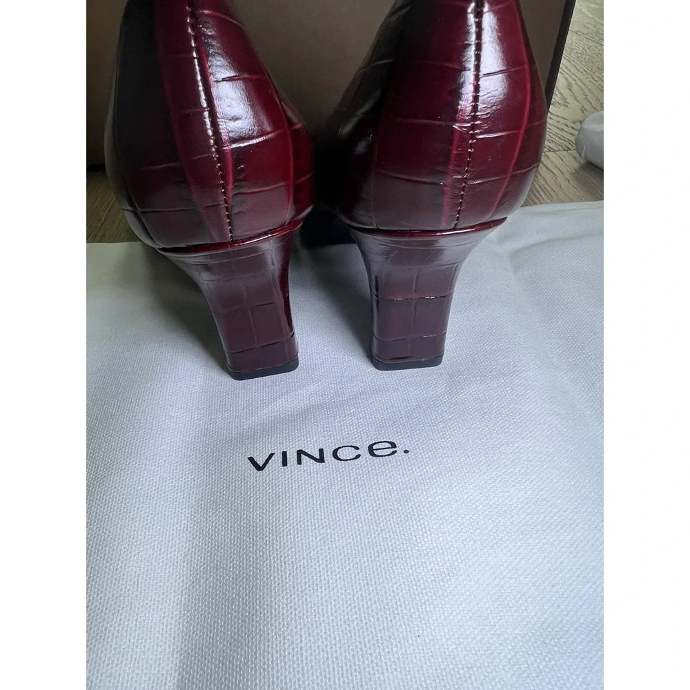 Vince‎ Womens Diane, Cherry Croco Print Leather Pointed Heel Pump Size 5 New!